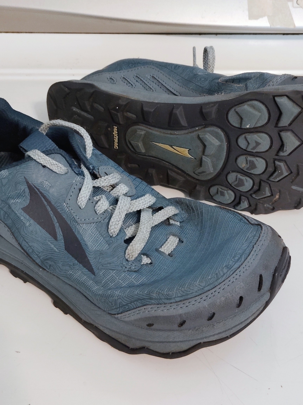 Women's Altra Lone Peak 6 (Size 6), Light/Dark Blue Trail Runners